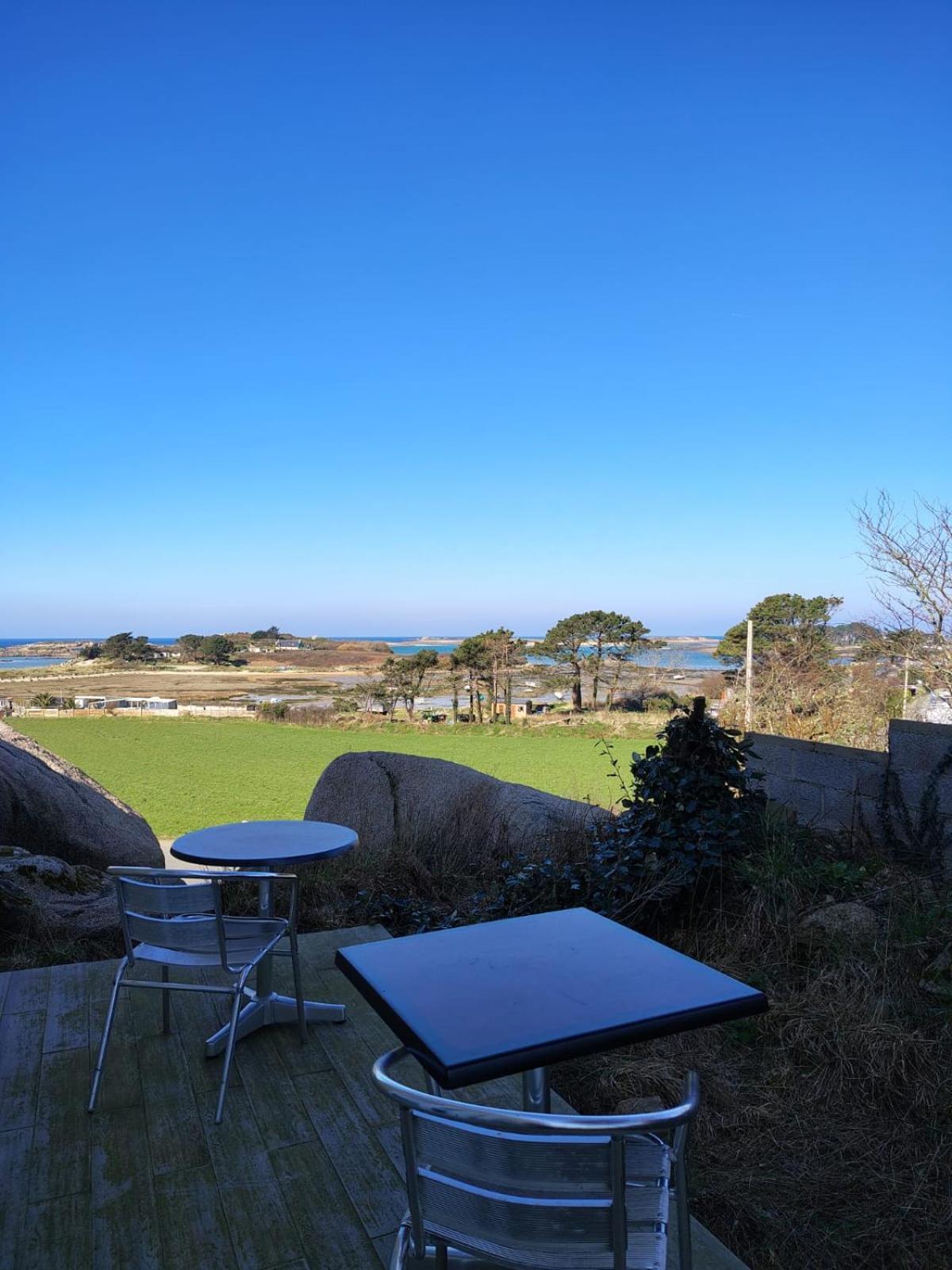 Auberge Granit Rose - Hebergement Partage En Auberge De Jeunesse - Vue Sur Mer - Dortoir Mixte & Camping Trébeurden Exterior foto